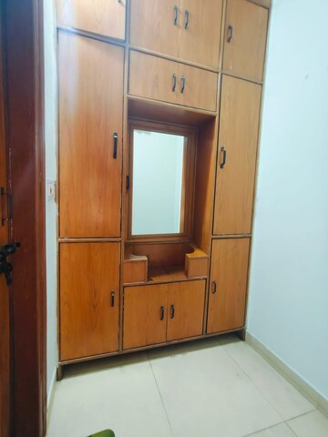 Room in 3 BHK Builder Floor at Sector 40 – for Rent