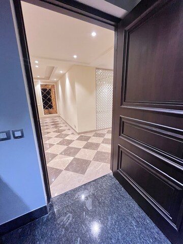 Bathroom in 3 BHK Builder Floor at Sector 46 – for Rent