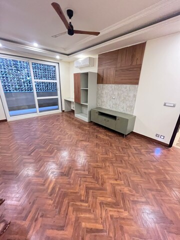 Bedroom in 3 BHK Builder Floor at Sector 46 – for Rent