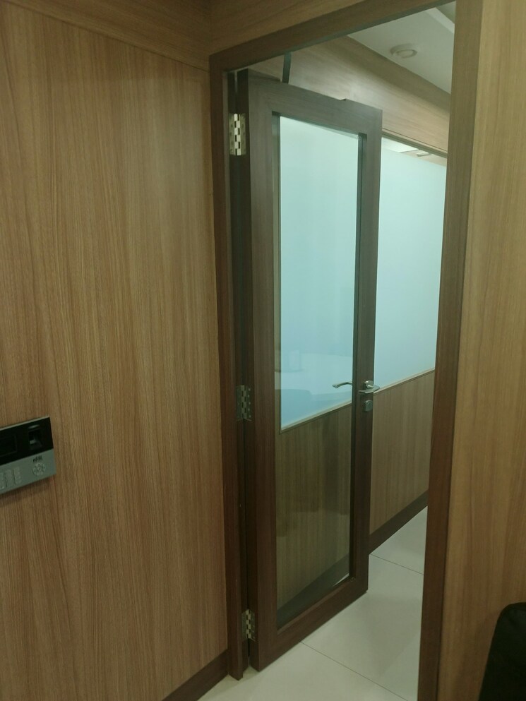 Room, srishti-plaza Commercial Office Space 520 Sq.Ft. In Andheri East Mumbai 9143138