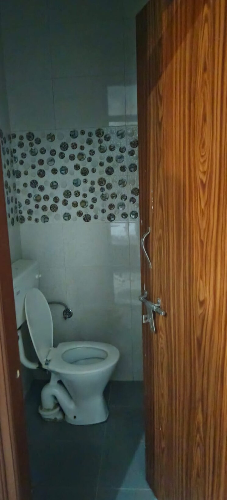 Bathroom, sector 52 2 Bedroom 1285 Sq.Ft. Builder Floor In Sector 52 Gurgaon 9143192