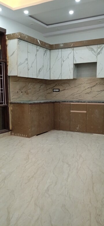 Kitchen in 1 BHK Builder Floor at Dashrath Puri – for Sale