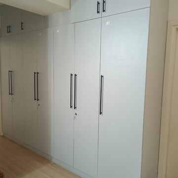 Room in 3 BHK Apartment at DLF Regal Gardens, Sector 90 – for Rent
