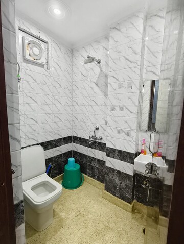 Bathroom in 1 BHK Builder Floor at Saket – for Rent