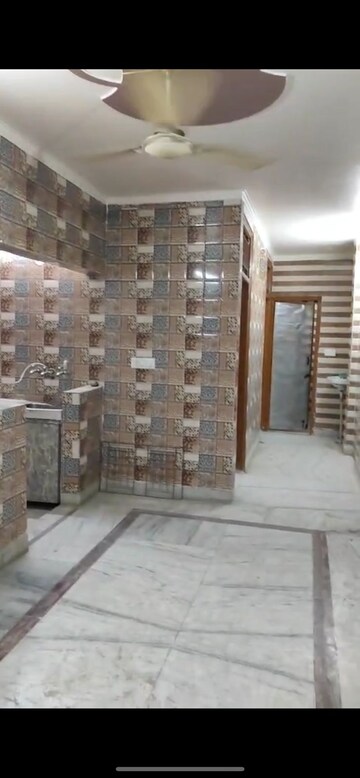 Bathroom in 2 BHK Builder Floor at Uttam Nagar – for Rent