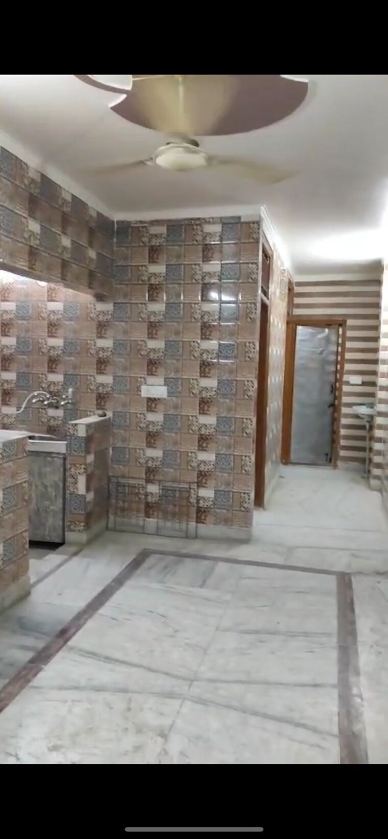 Bathroom, uttam nagar 2 Bedroom 70 Sq.Yd. Builder Floor In Uttam Nagar Delhi 9143236