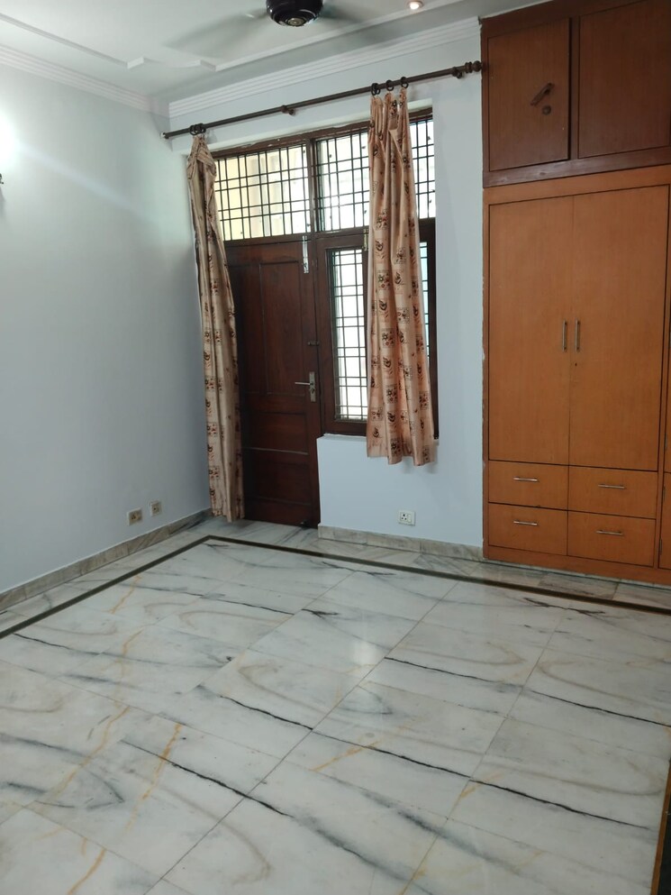 Room, rwa-apartments-sector-26 3 Bedroom 162 Sq.Mt. Apartment In Sector 26 Noida 9143238
