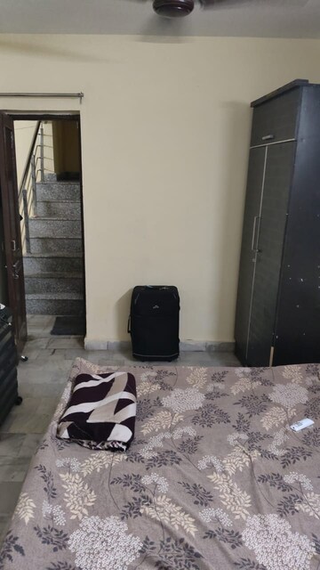 Room in 2 BHK Independent House at Sector 40 – for Rent