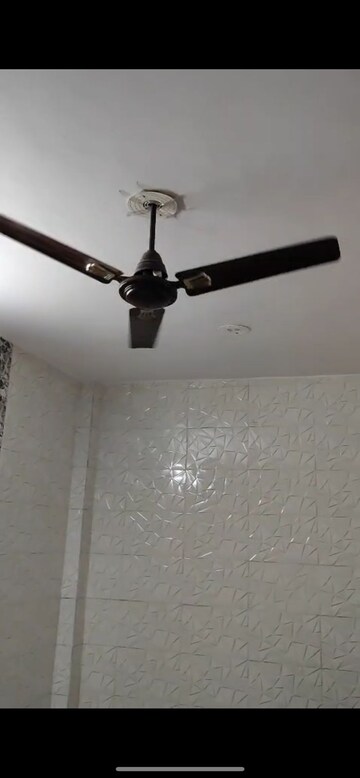 Furnished Amenities in 1 BHK Builder Floor at Uttam Nagar – for Rent
