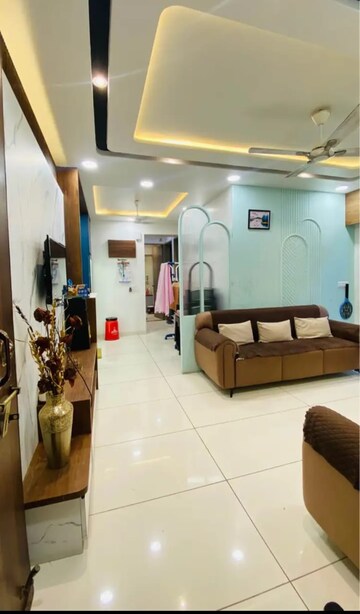 Team Area in 2 BHK Apartment at Kumar Karishma, Karve Road – for Rent