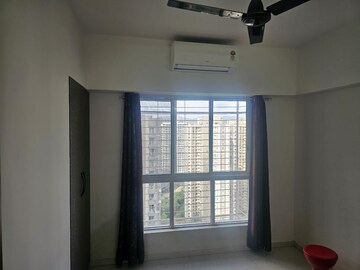 Room in 2 BHK Apartment at Lodha Amara, Kolshet Road – for Rent
