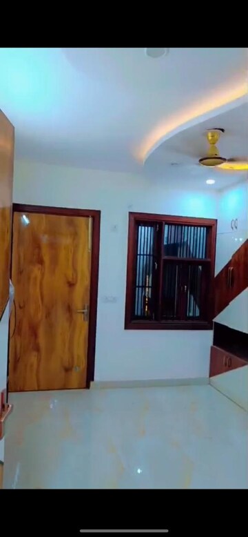 Bedroom in 3 BHK Builder Floor at Uttam Nagar – for Rent