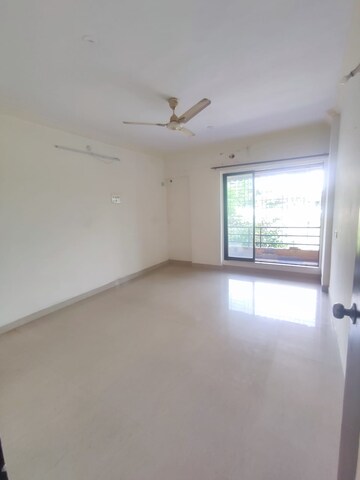 Room in 2 BHK Apartment at Suman Heritage, Nerul – for Rent