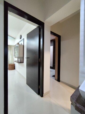 Room in 2.5 BHK Apartment at Bharat Arize, Goregaon West – for Rent