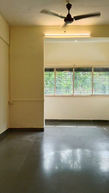 Room in 1 BHK Apartment at Prabhadevi – for Rent