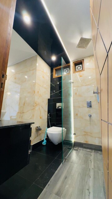 Team Area in 3 BHK Builder Floor at Chittaranjan Park – for Sale