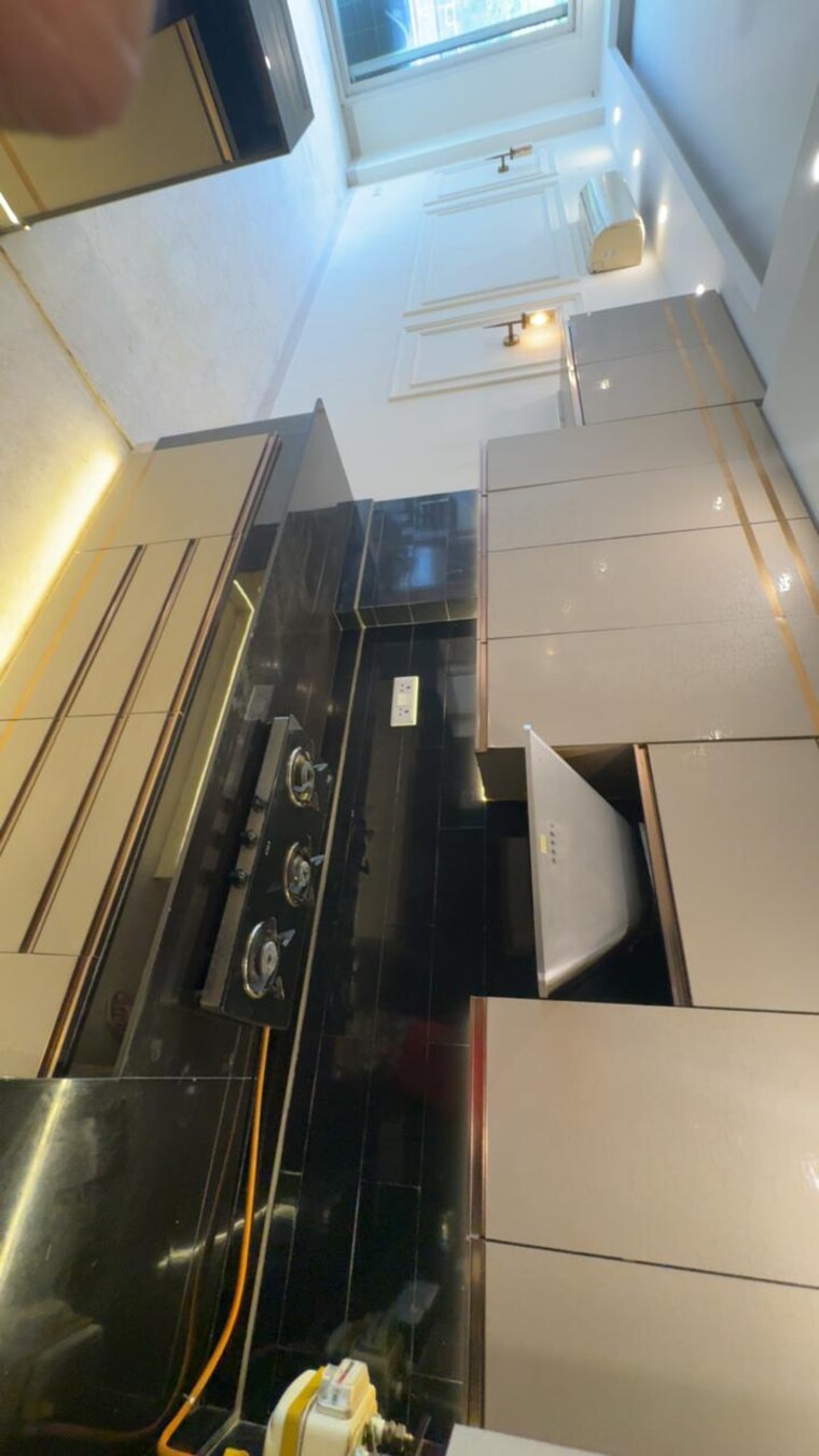 Kitchen, chittaranjan park 3 Bedroom 1500 Sq.Ft. Builder Floor In Chittaranjan Park Delhi 9143274