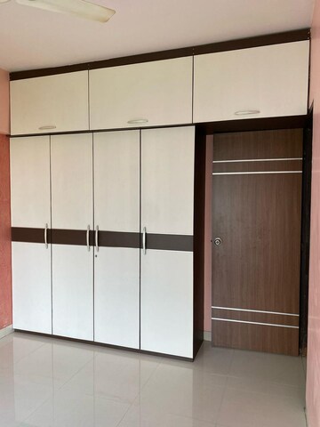 Room in 1 BHK Apartment at Gurukrupa Ugam, Ghatkopar East – for Rent