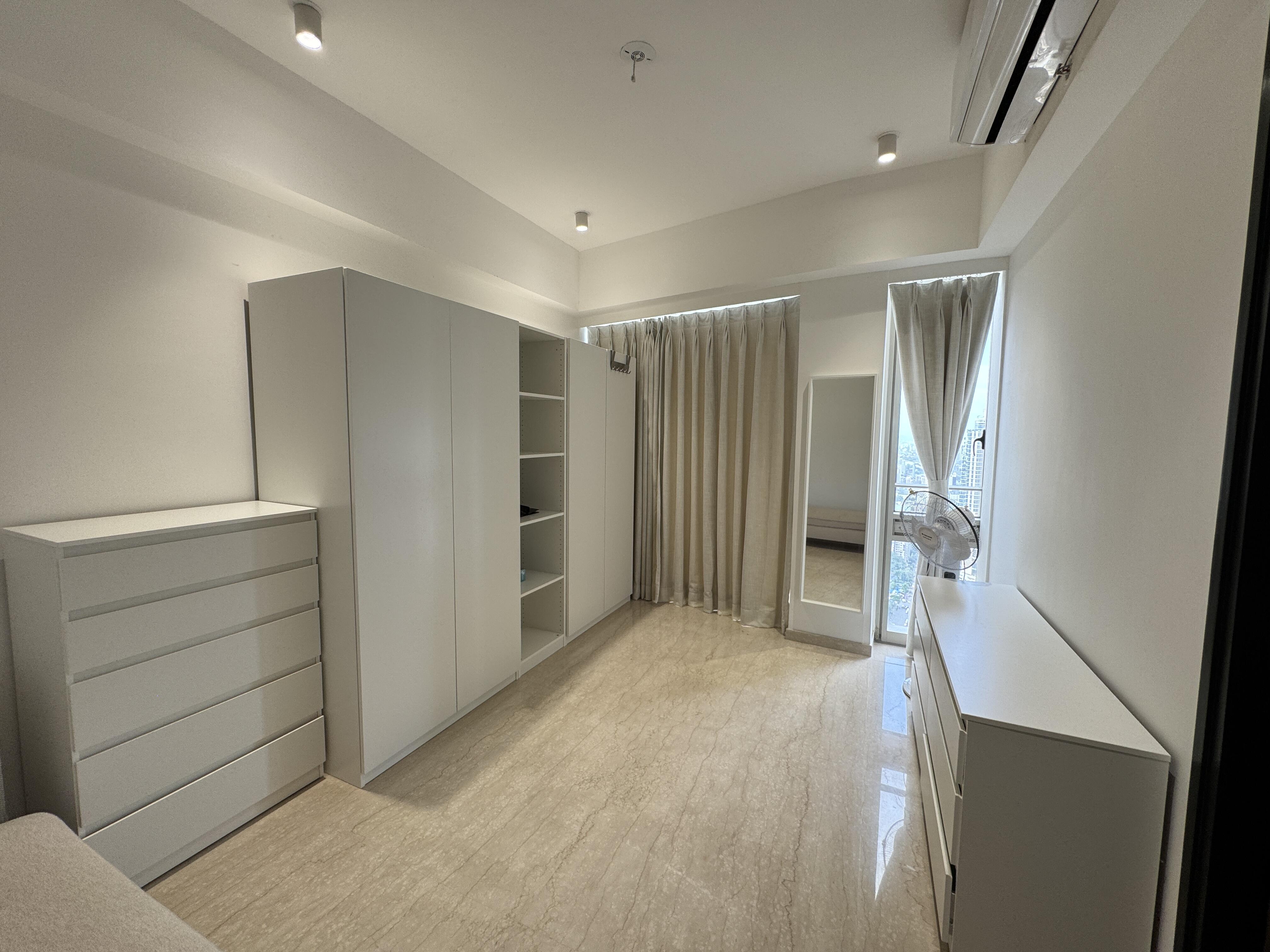 4 BHK + Pooja Room Apartment For Rent in Lodha The Park