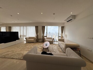 Bedroom in 4 BHK Apartment at Lodha The Park, Worli – for Rent