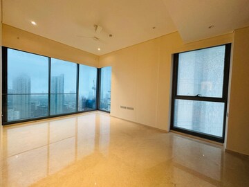 Room in 4 BHK Apartment at Rustomjee Crown, Prabhadevi – for Rent