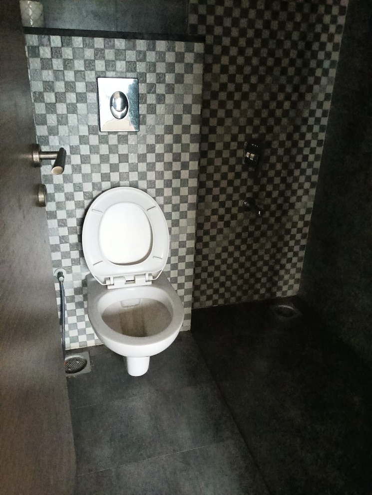 Bathroom, the-wadhwa-the-address 2 Bedroom 649 Sq.Ft. Apartment In Ghatkopar West Mumbai 9143317