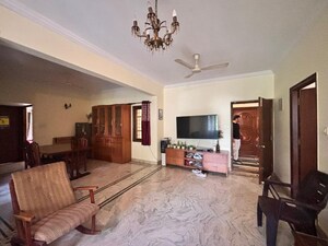 Living Room in 1 BHK Apartment at Indiranagar – for Rent