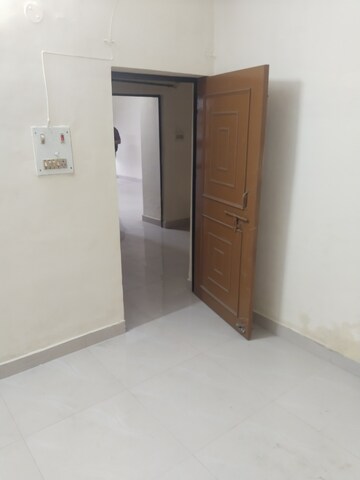 Room in 1.5 BHK Builder Floor at Gomti Nagar – for Rent