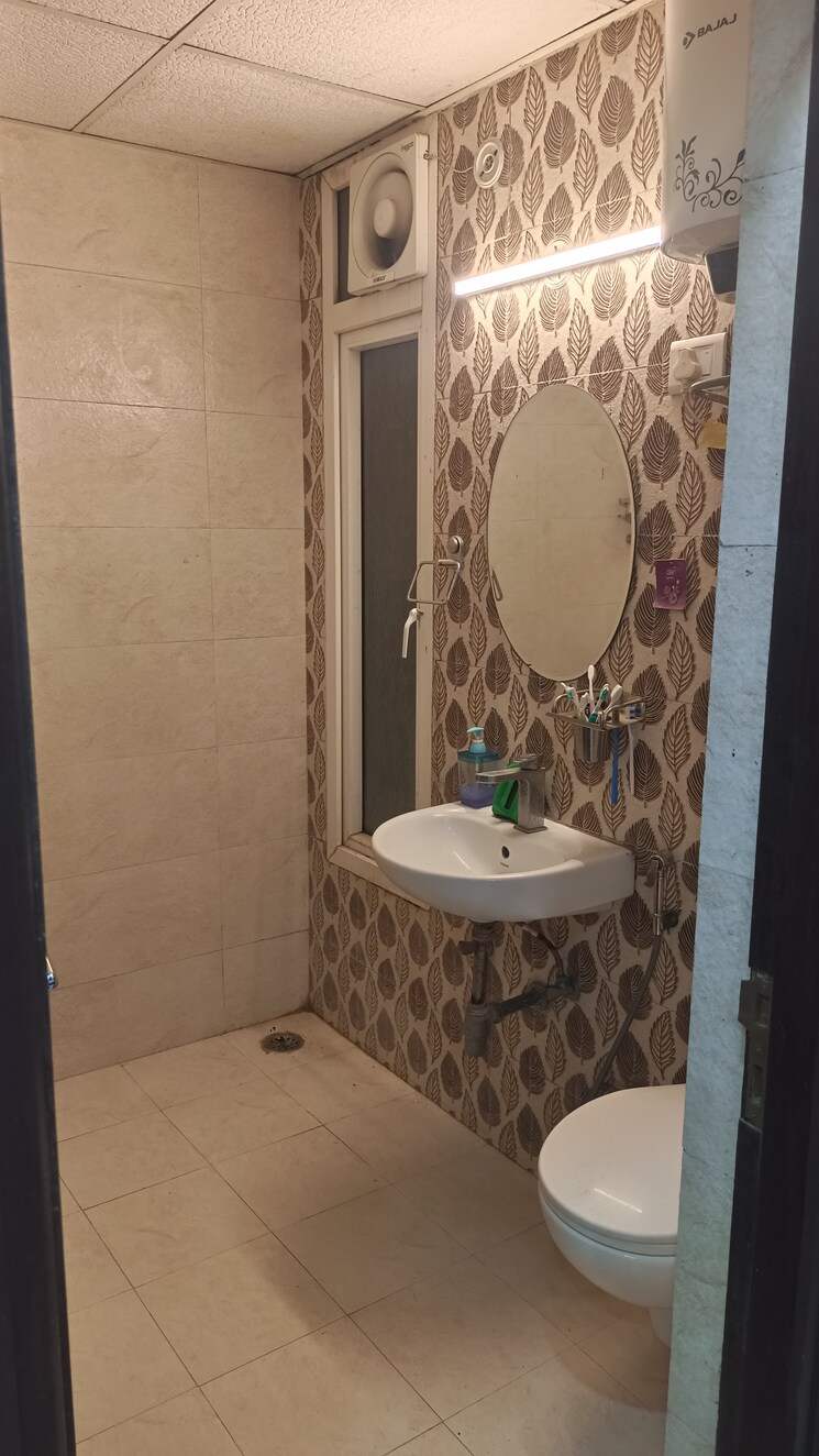 Bathroom, supertech-the-romano 2.5 Bedroom 1280 Sq.Ft. Apartment In Sector 118 Noida 9143396
