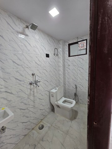 Bathroom in 3 BHK Apartment at Palm Residency Chhatarpur, Chattarpur – for Rent