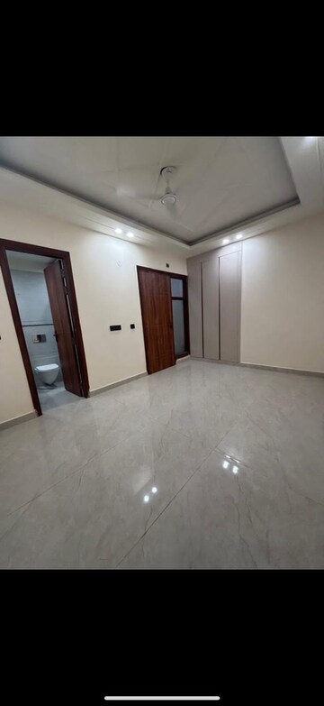 Room in 1 BHK Villa at Aman Vihar – for Rent