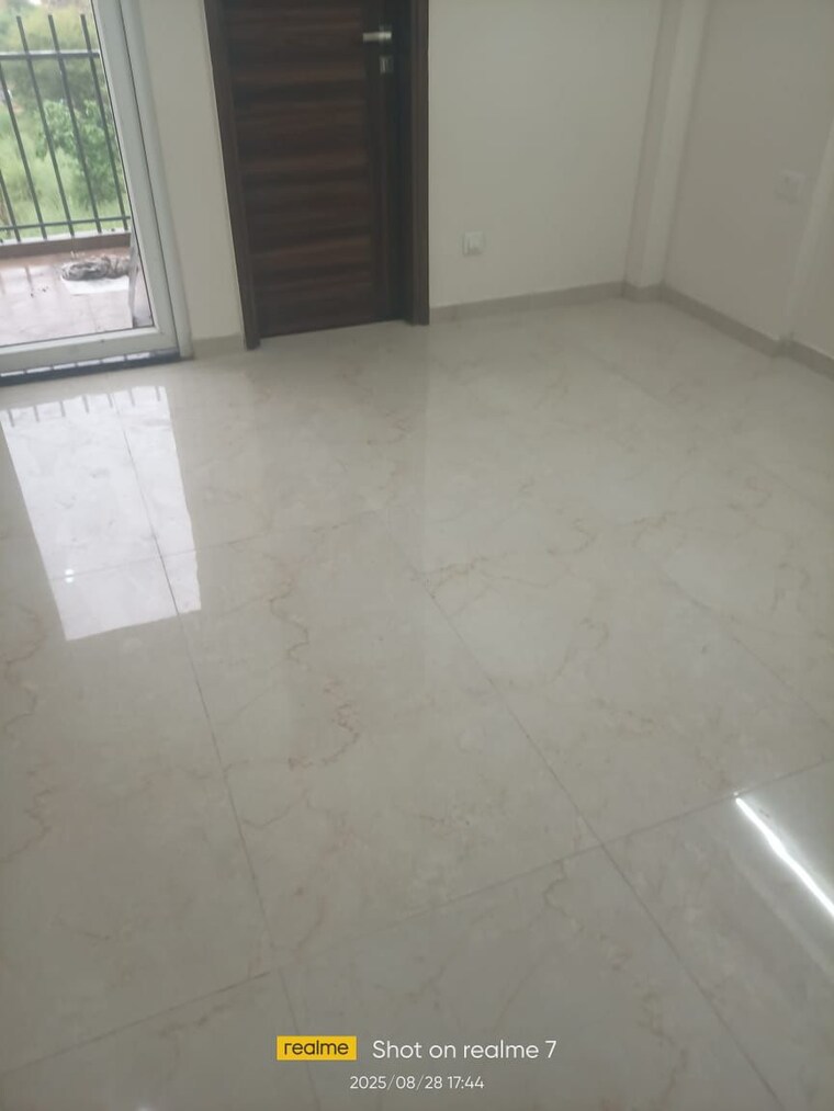 Room, smart-world-gems 3.5 Bedroom 1486 Sq.Ft. Apartment In Sector 89 Gurgaon 9143427