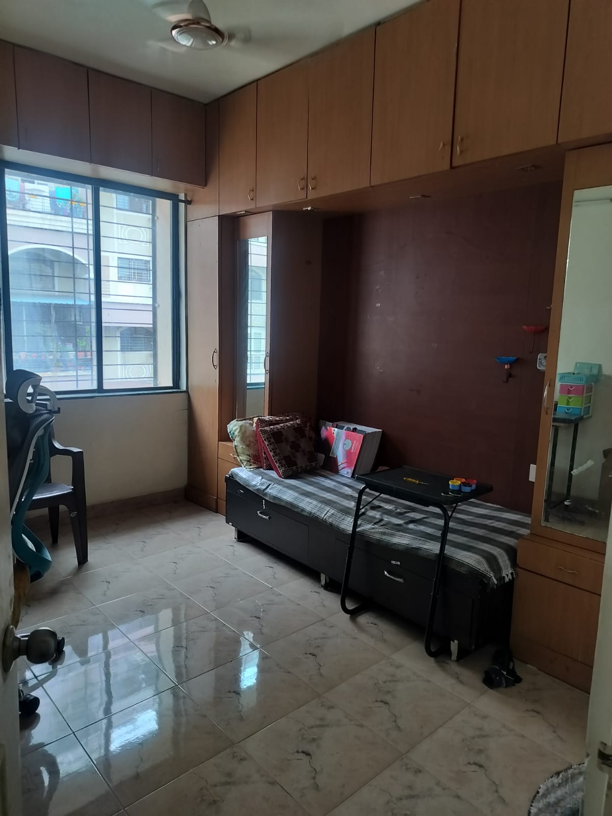 2 BHK Apartment For Rent in Naren Hills