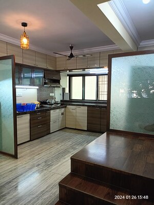 Room in 4 BHK Apartment at Vashi Sector 12 – for Sale