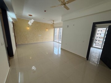 Furnished Amenities in 3 BHK Apartment at Amrapali Crystal Homes, Sector 76 – for Rent