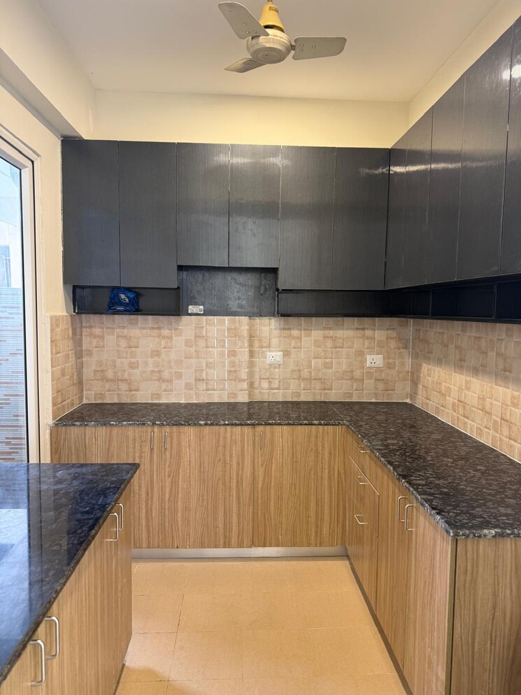 Kitchen, amrapali-crystal-homes 3 Bedroom 1700 Sq.Ft. Apartment In Sector 76 Noida 9143494