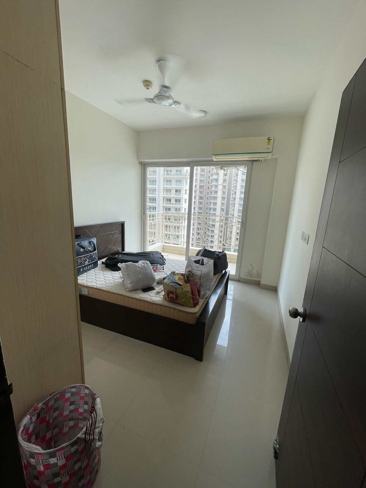 2.5 BHK + Study Room 1080 Sq.Ft. Apartment in Supertech Cape Town