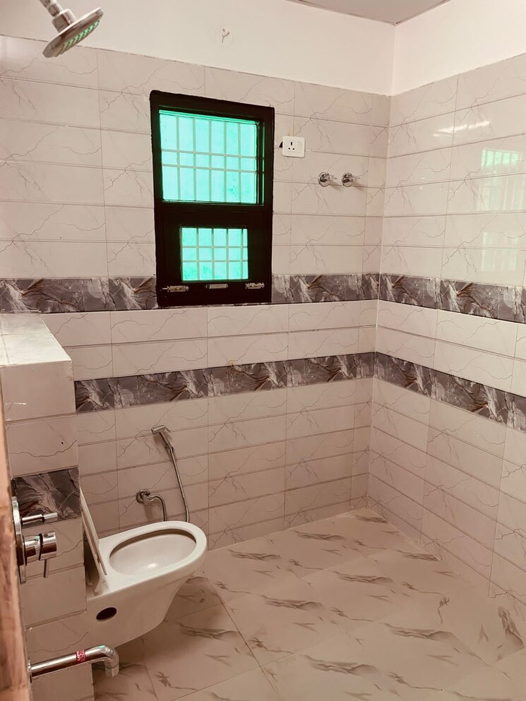 Bathroom, sindhuja-greens 4 Bedroom 2100 Sq.Ft. Villa In Sector 10 Greater Noida Greater Noida 9143524