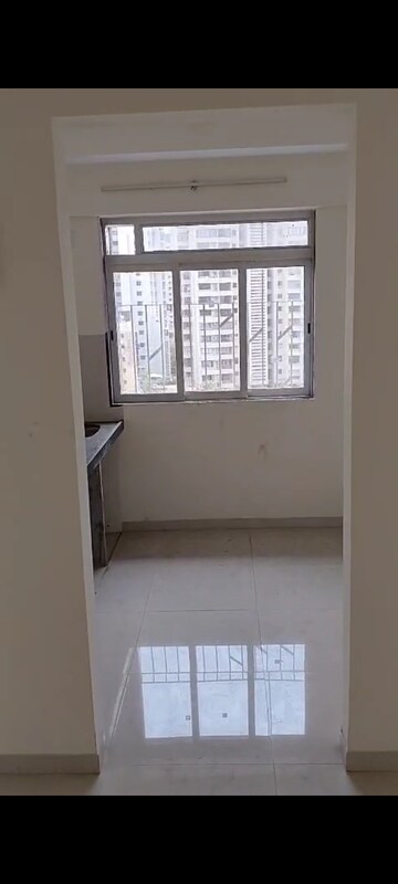 Room in 1 BHK Apartment at Ocean Heights Mumbai Central, Rto Colony – for Rent