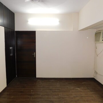 Room in 3 BHK Apartment at Neel Sagar Vile Parle West, Gulmohar Colony – for Rent