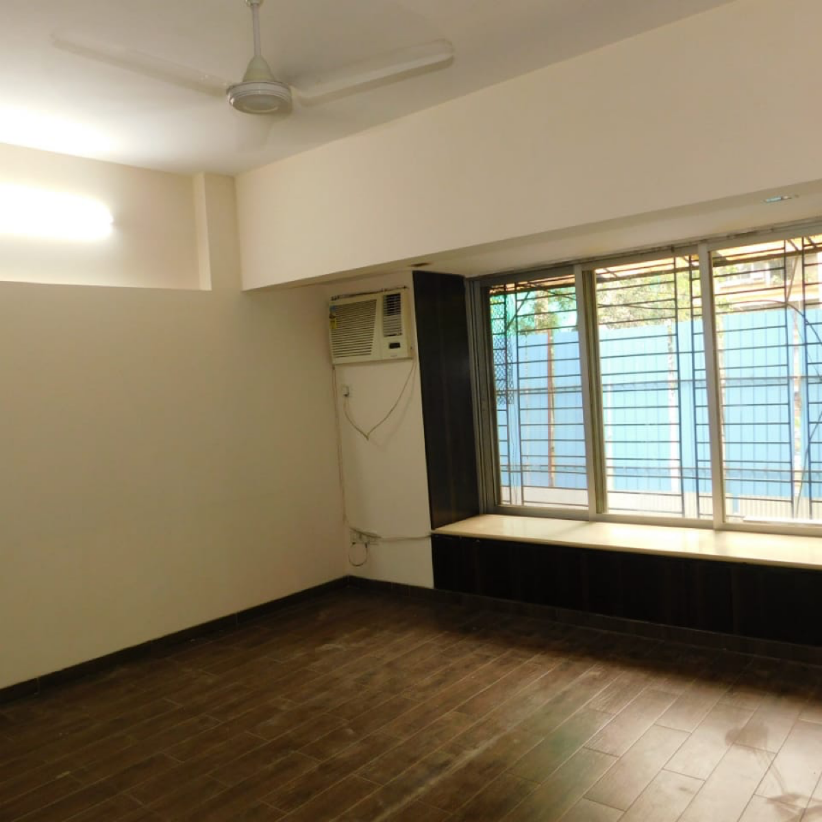 3 BHK Apartment For Rent in Neel Sagar Vile Parle West
