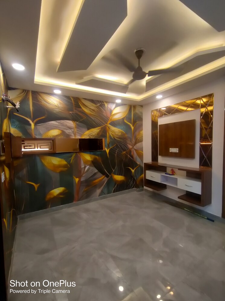 Living Room, dwarka mor 3 Bedroom 90 Sq.Yd. Builder Floor In Dwarka Mor Delhi 9143577