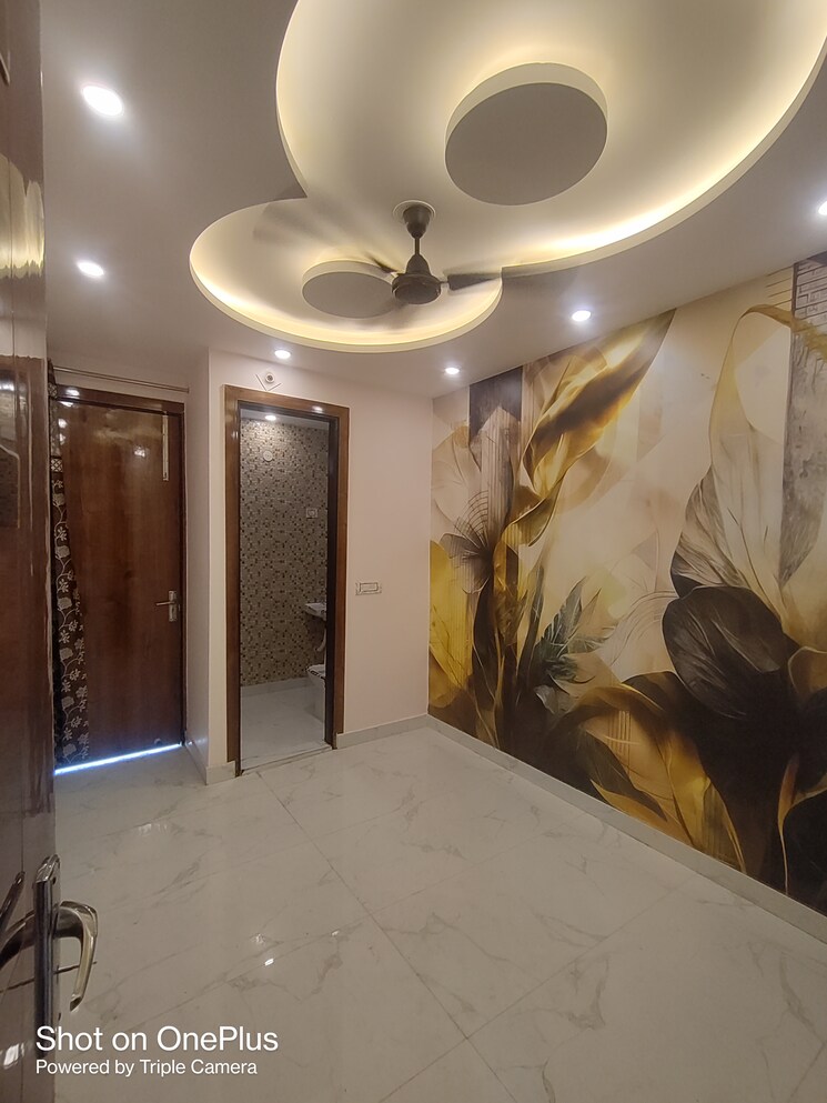 Master Bedroom, dwarka mor 3 Bedroom 90 Sq.Yd. Builder Floor In Dwarka Mor Delhi 9143577