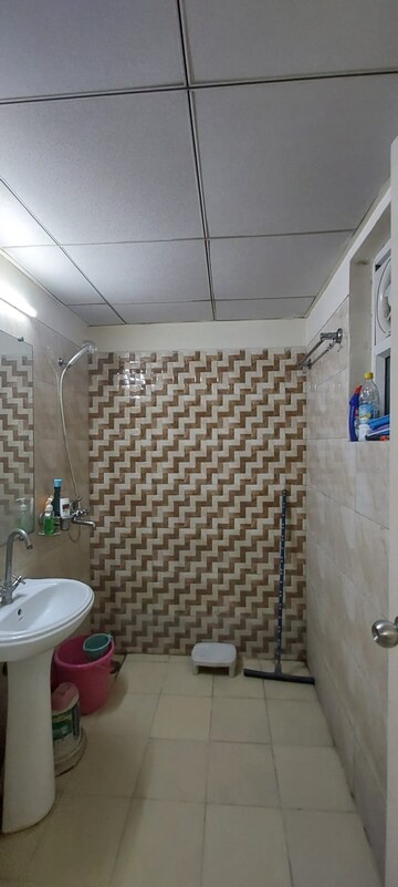 Bathroom in 2 BHK Apartment at Amrapali Golf Homes, Sector 4 Greater Noida – for Rent