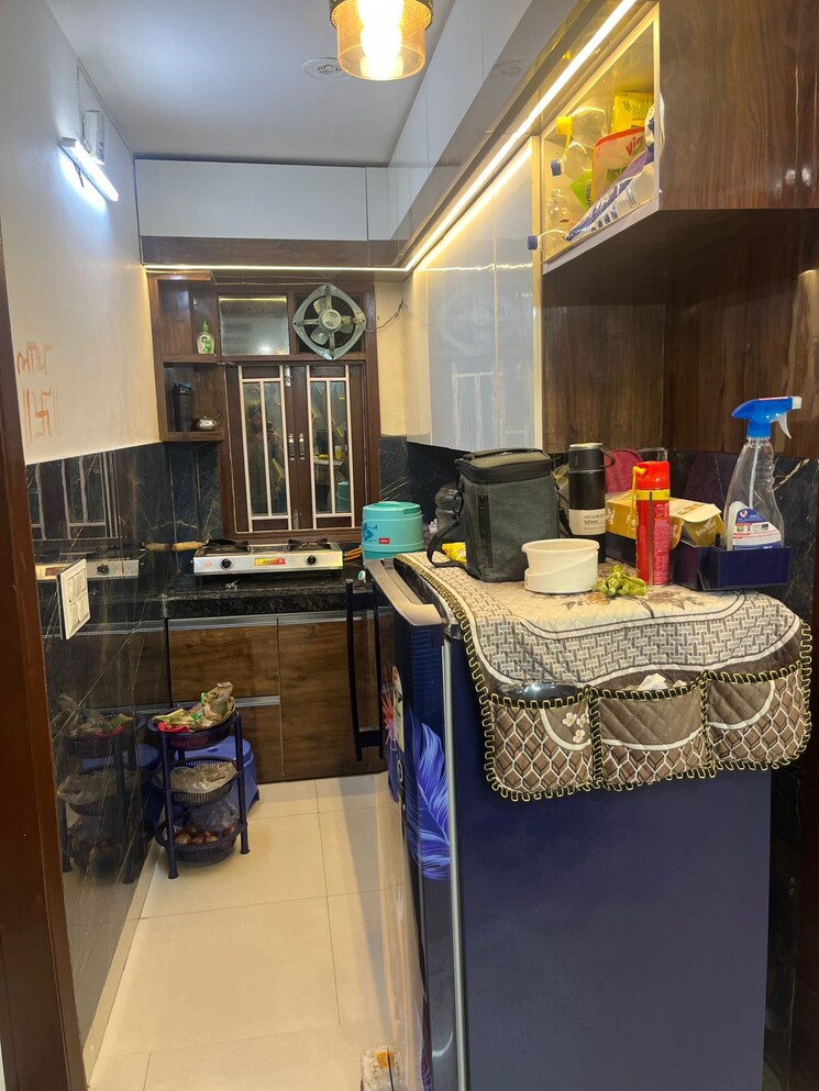 Kitchen, dwarka mor 2 Bedroom 70 Sq.Yd. Builder Floor In Dwarka Mor Delhi 9143613