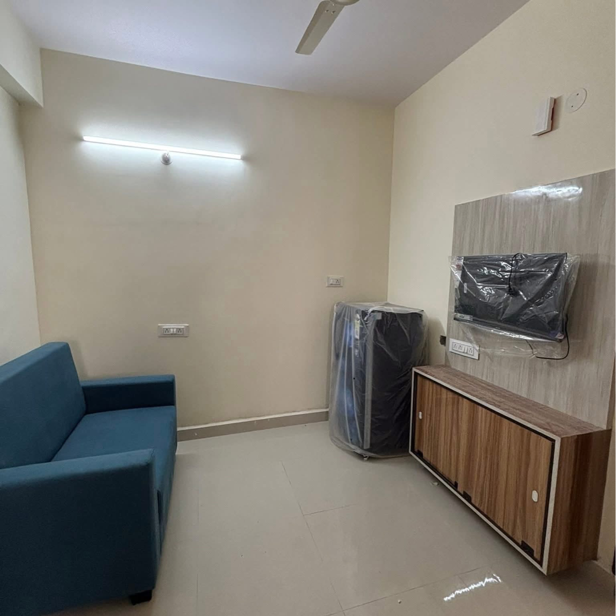 1 BHK + Pooja Room,Extra Room Apartment For Rent in First Avenue Kondapur