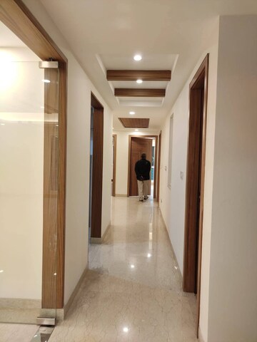 Building Lobby in 3 BHK Apartment at Ireo Victory Valley, Sector 67 – for Rent