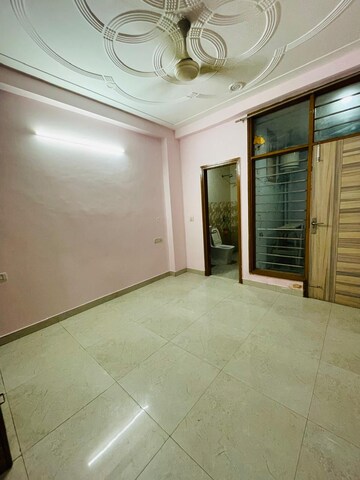 Room in 2 BHK Builder Floor at Sector 46 – for Rent