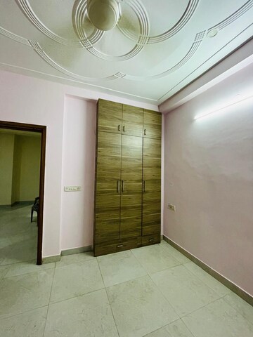 Room in 2 BHK Builder Floor at Sector 46 – for Rent