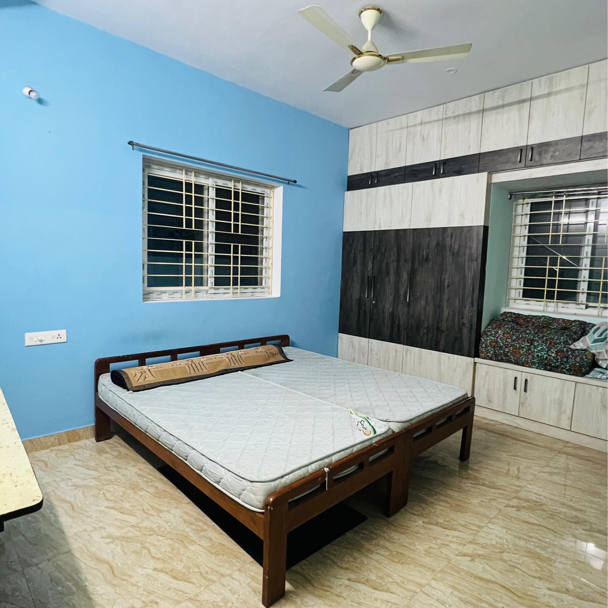 2 BHK + Pooja Room,Servant Room Apartment For Rent in Kamala Arcade Kondapur